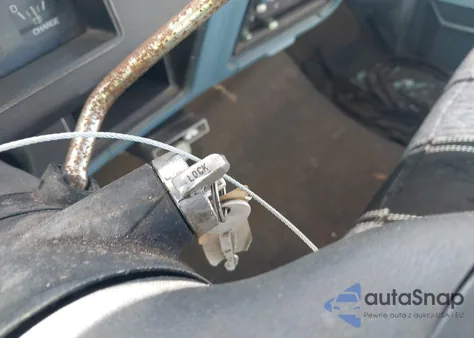 1981 Ford F150 z USA, uszkodzony, nr VIN 1FTDF15G0BPA57305